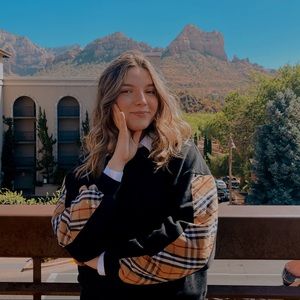 Meet your Posher, Amy